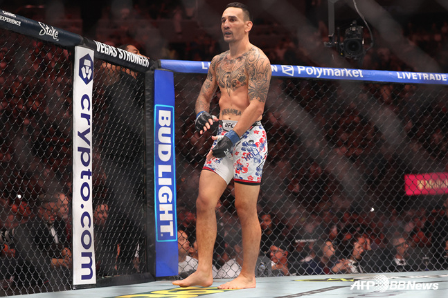 Max Holloway. /AFPBBNews = Tin tức 1
