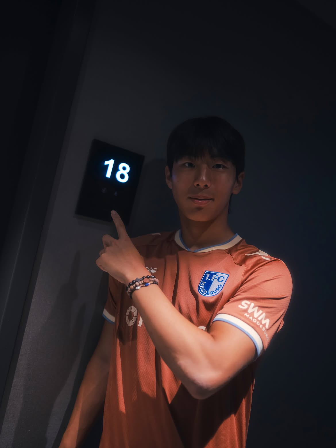 После того, как он играл в K-League 1 Buchen FC, Ли Чун Хён присоединился к немецкой Бундеслиге 1. Магдебург. /Фото = Захват социальных сетей Ли Чун Хёна