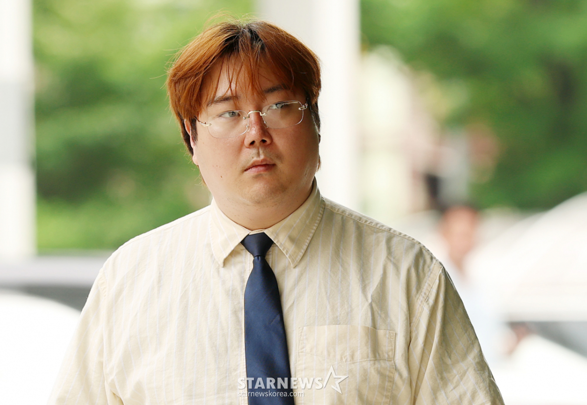 항소심 선고 재판 마친 유재환[★포토]