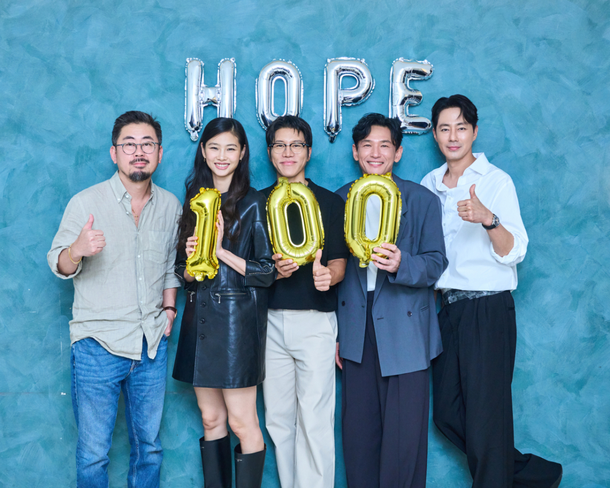 '호프', 개봉 3일 만에 100만 돌파..올해 최단 기록