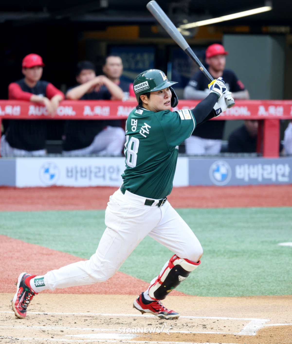 [포토]'1회말 2루타로 찬스잇는' 고명준