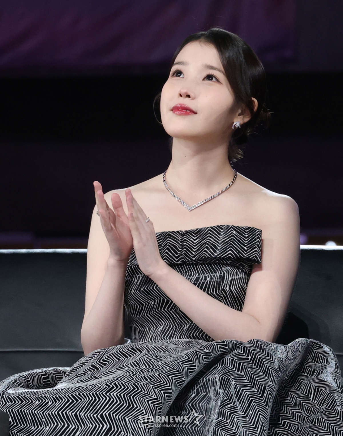 '고질병' 아이유의 '12번 사과'..세상 억까 속 더 빛난 성품 [스타이슈]