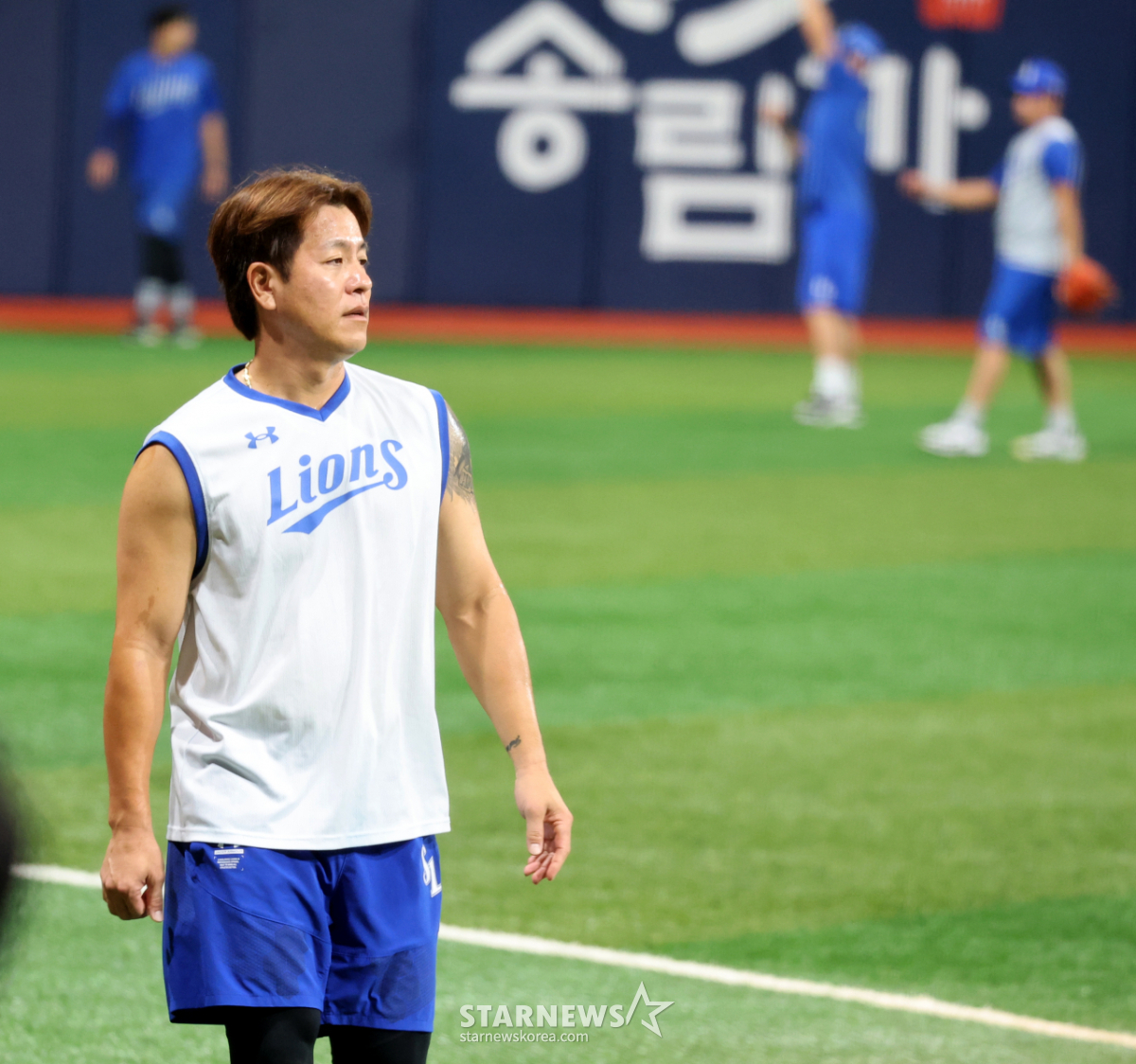 [포토] '돔이라 좋구나!' 키움전 준비하는 강민호