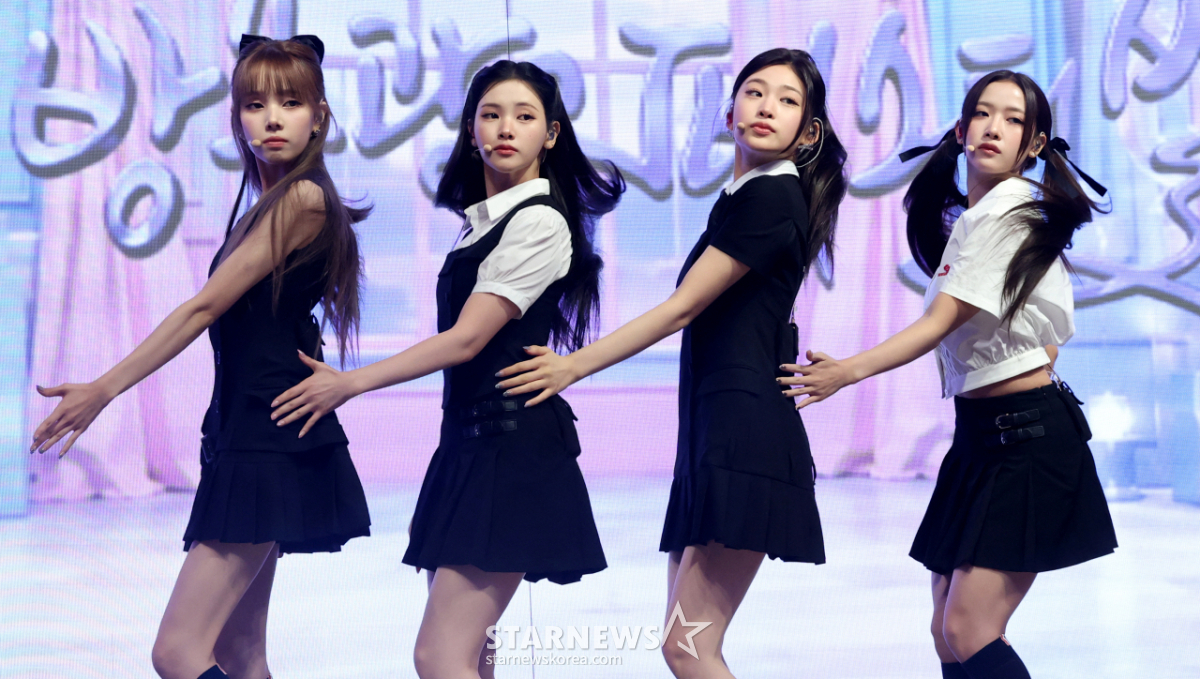 [포토] 베이비돈크라이, 신인상 자축 무대