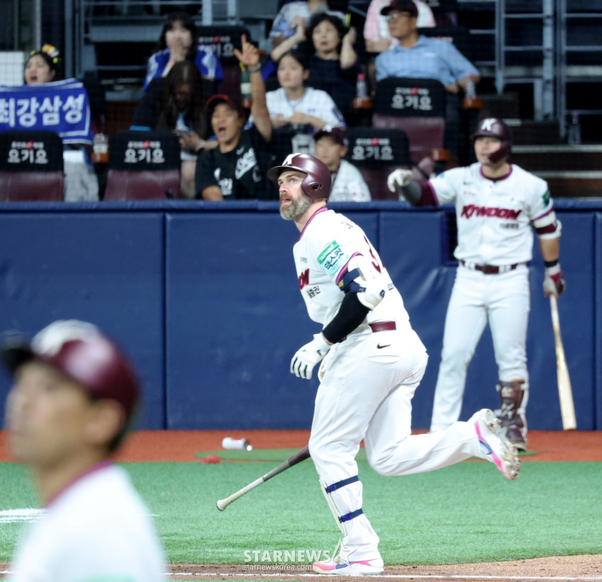 [포토] '최원태 강판시킨' 투런홈런 주인공 데이비슨