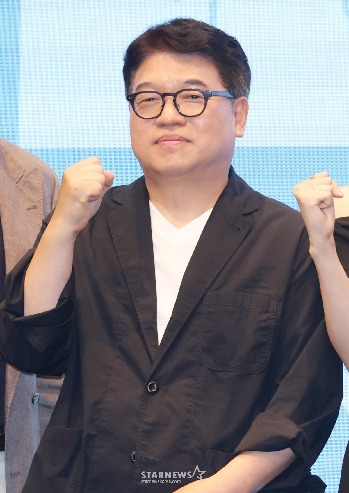 화이팅 외치는 '사랑이 온다' 홍석구 감독[★포토]