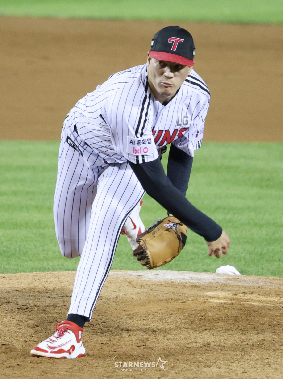 카라스코 LG행→美는 리오스 거취에 더 주목! "158㎞ 강속구, MLB 복귀 가능"