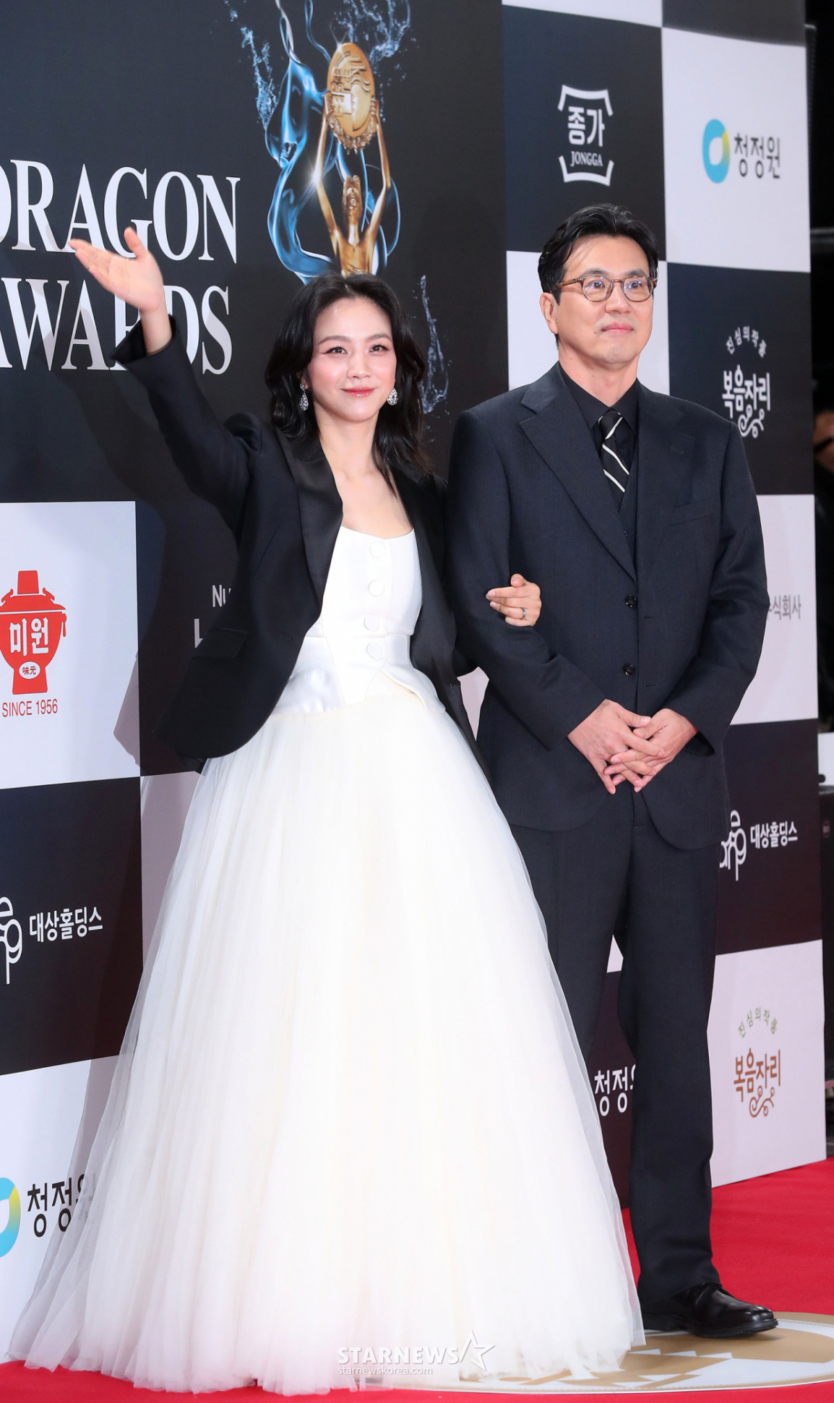 '김태용♥' 탕웨이, 47세에 둘째 득남 "네 식구 여행 시작"[스타이슈]