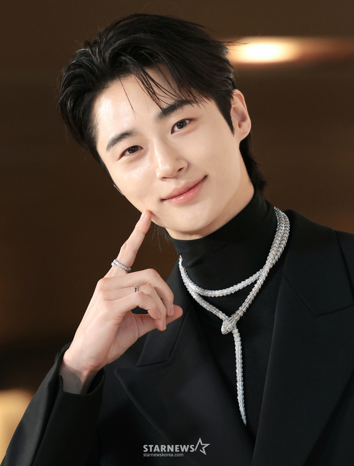 변우석, 스타랭킹 男배우 3위..김수현·이준호와 TOP3