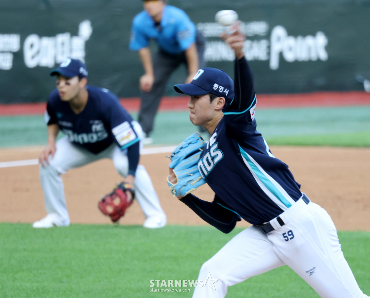 [포토]'1회말 2실점으로 흔들' 구창모