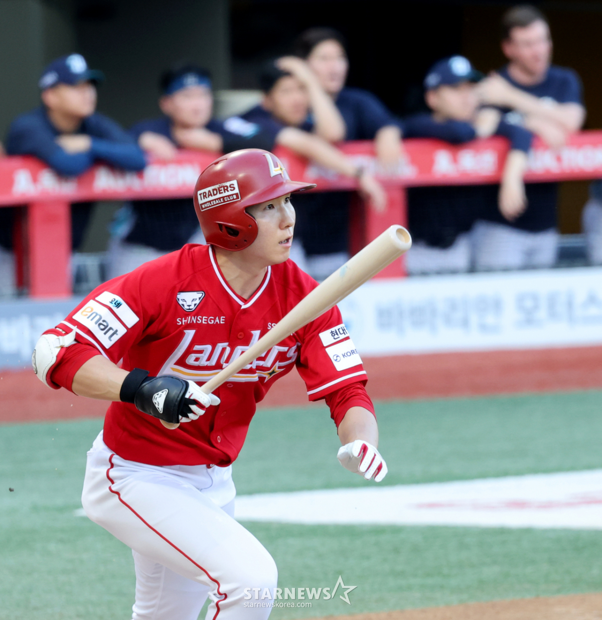 [포토]'구창모 상대' 2루타 박성한