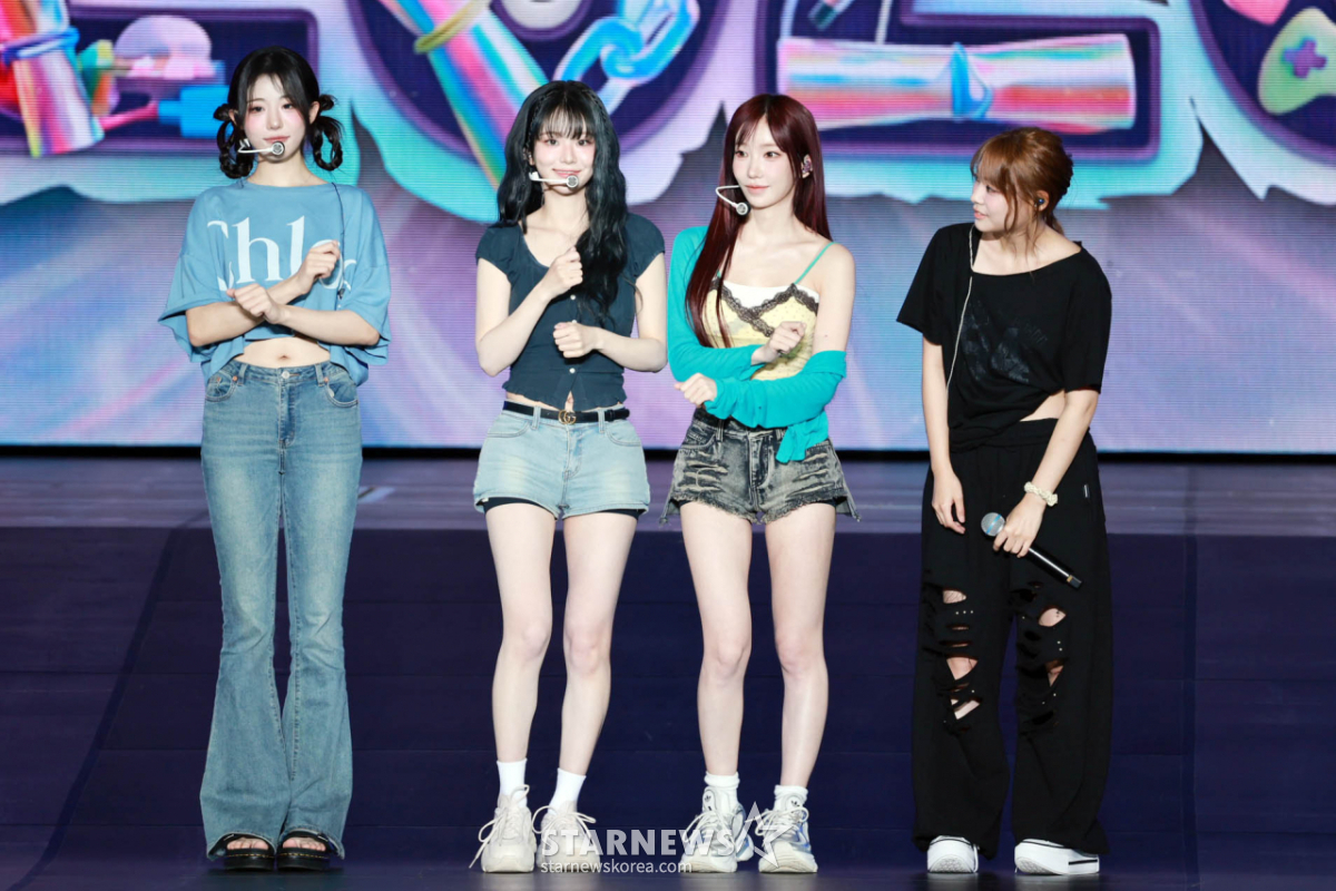 QWER '귀여운 드럼 퍼포먼스'[★포토]