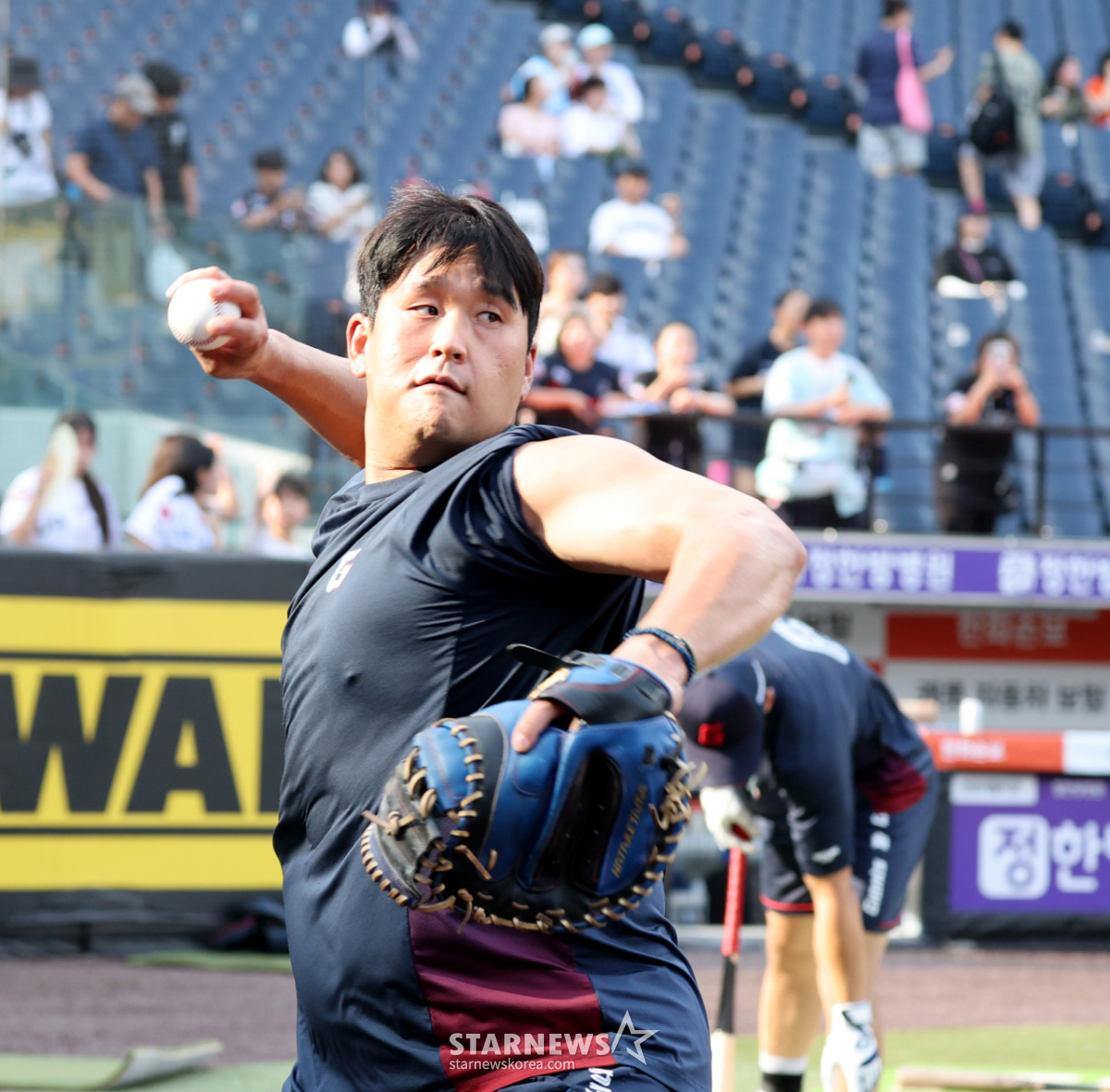 [포토] '구슬땀 흘리며 한화전 준비완료' 롯데 유강남