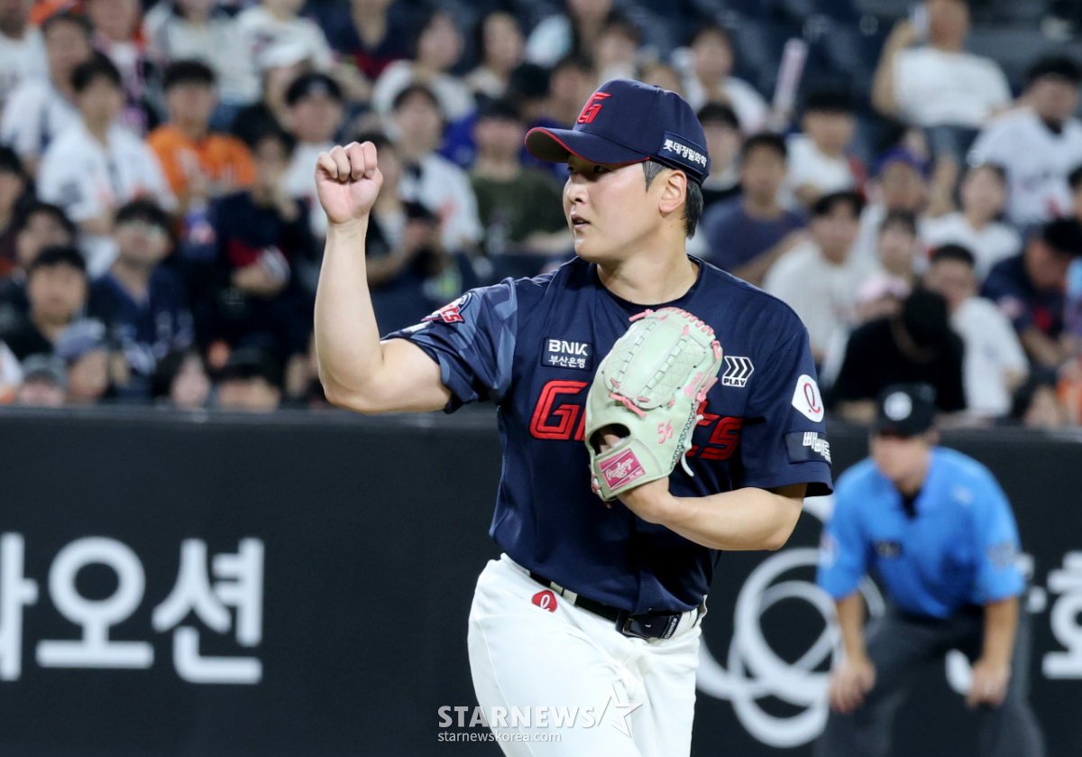[포토] '8회말 무실점' 최준용