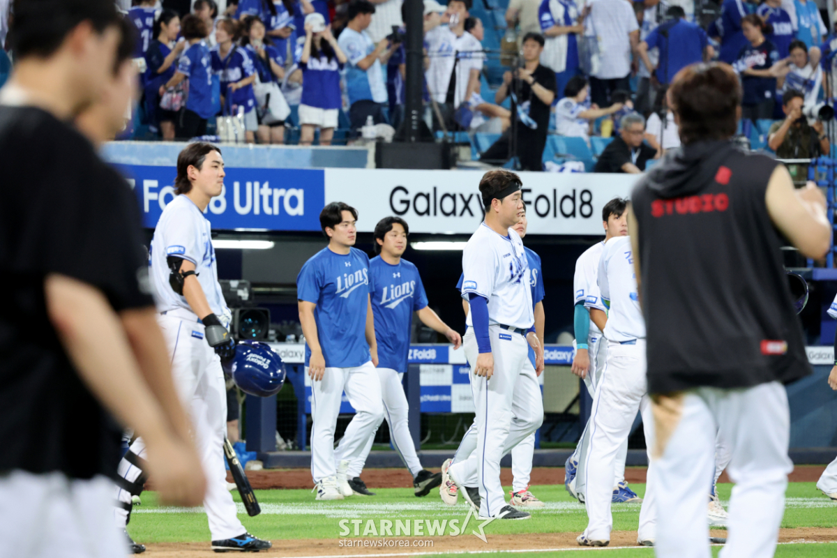 [포토]'감독님 300승은 내일!' 구자욱