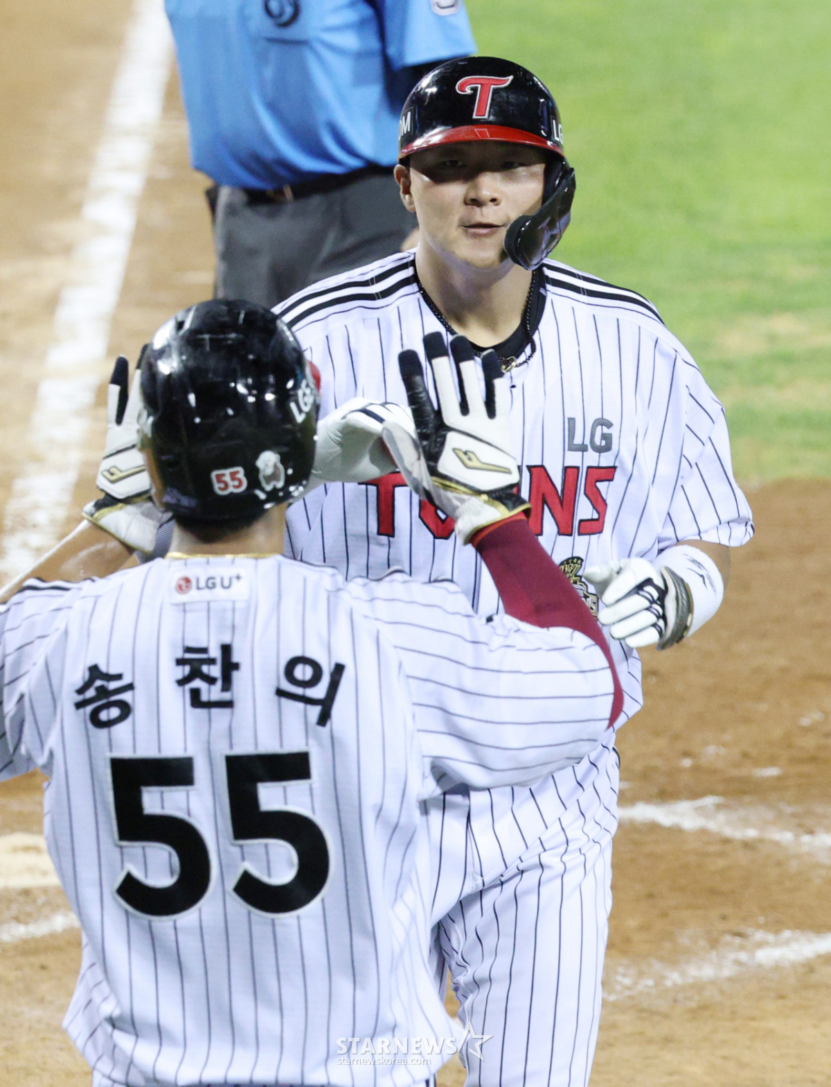 [포토] 이재원, 위풍당당 투런포