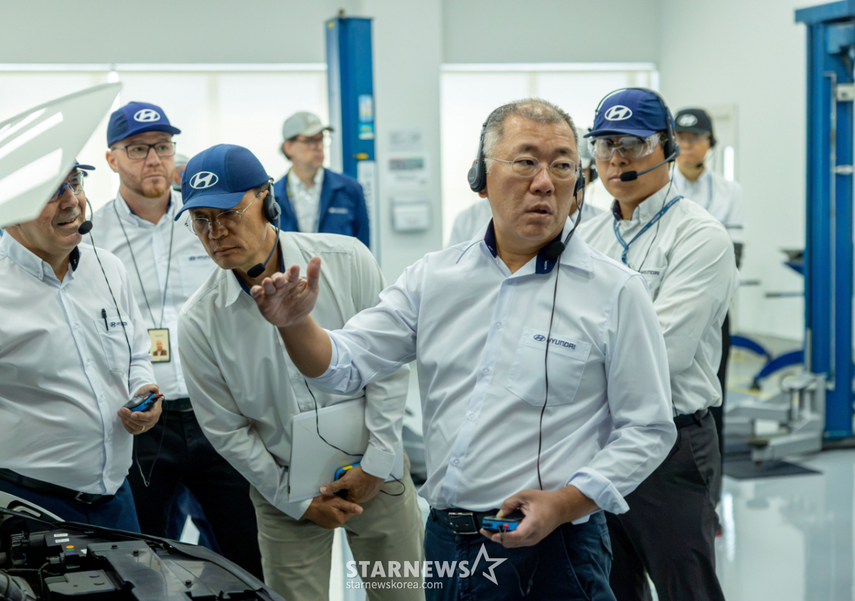 현대차그룹 정의선 회장, 브라질 공장 방문… 중장기 성장 전략 점검
