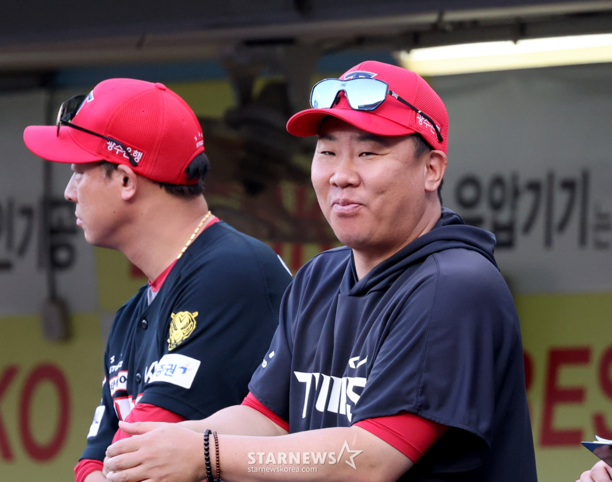 [포토]'꽃미소 일발장전, 빠지면 못나온다!'