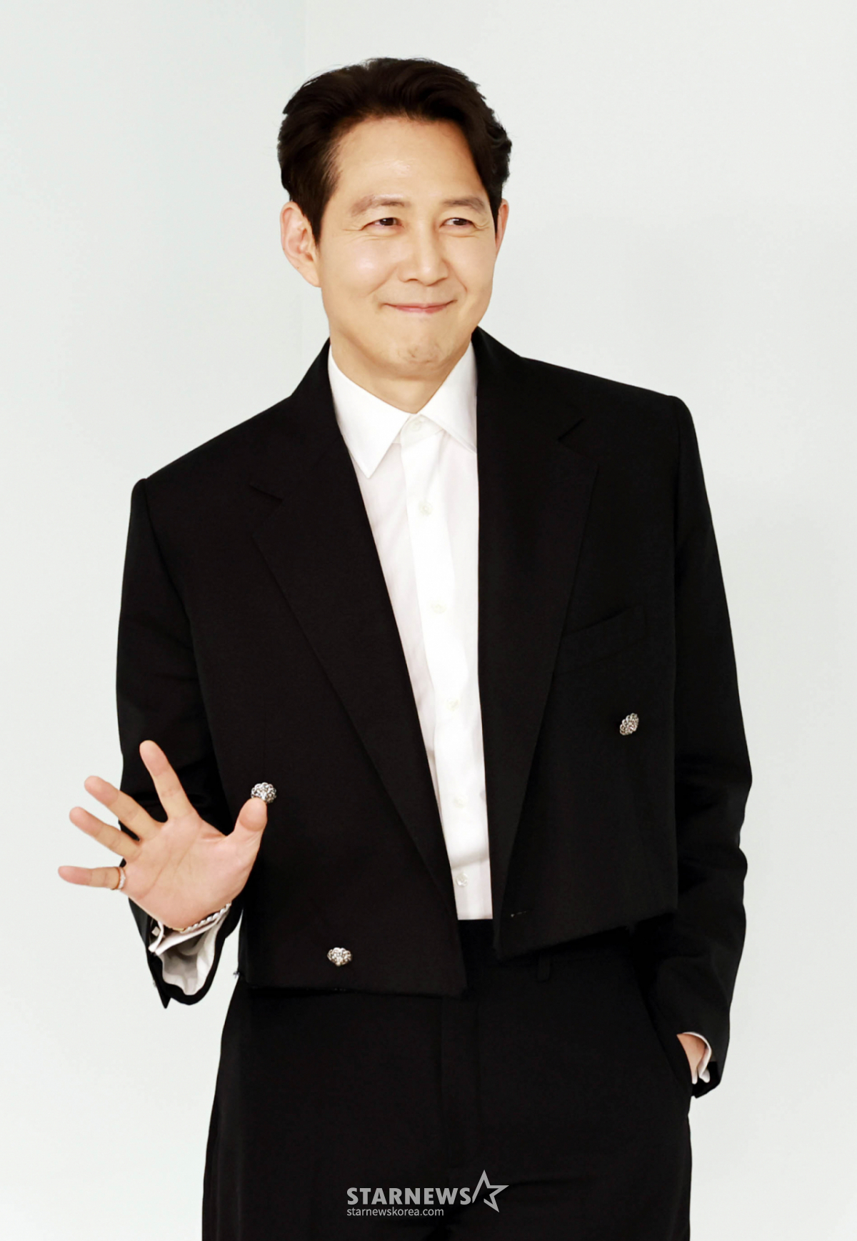 이정재, 이웃도 반한 매너남 "짐 많을 때 문도 열어줘..엄청 매너있어" [광예원]