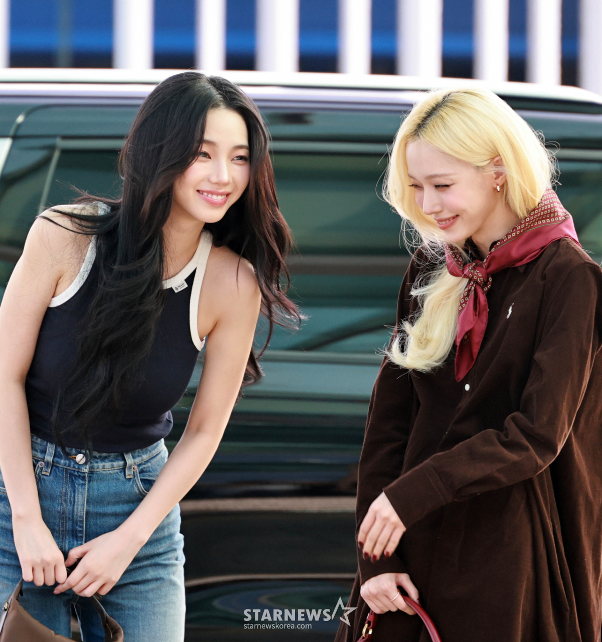에스파 카리나-윈터 '찐친 바이브~'[★화보]