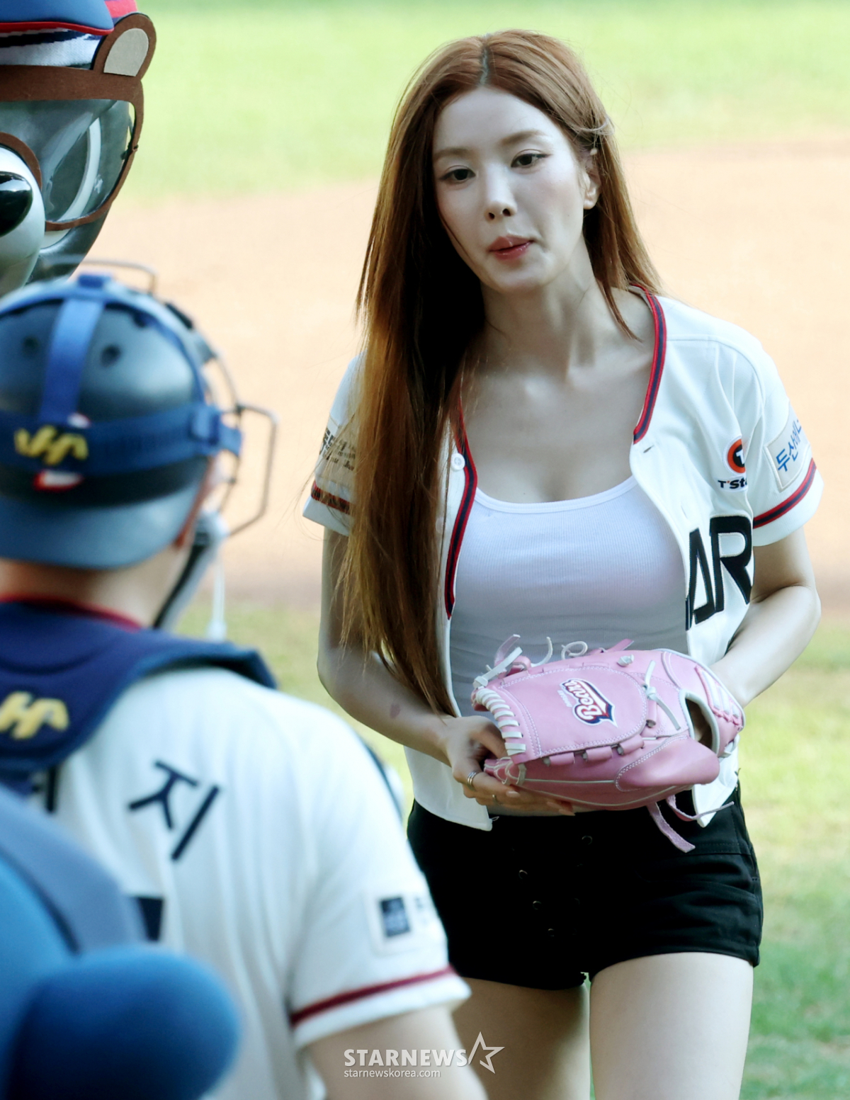 [포토] 권은비, 두목곰 심쿵 모먼트