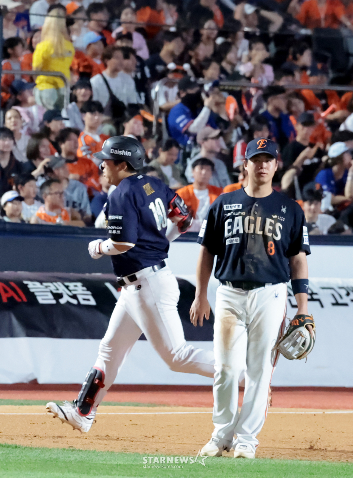 [한번에쓱] 300억 사나이도 얼음 'KBO 4번째 4000루타 달성한' 스리런 김현수