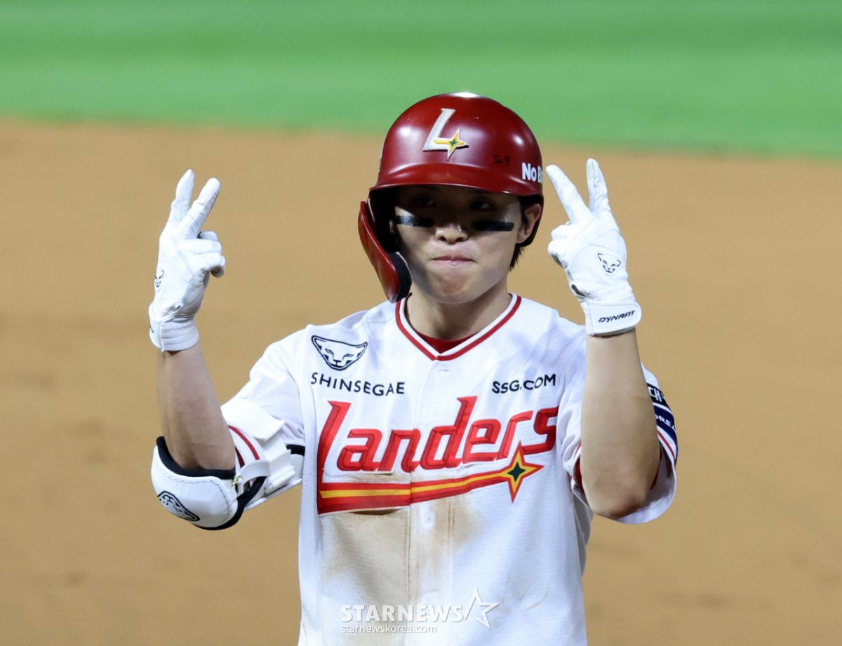 [포토] '3-2 만든 소중한 적시타' 정준재