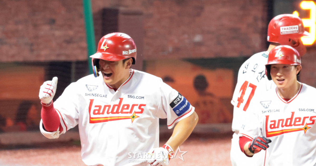 [한번에쓱] '7회말 LG전 승부에 쐐기를 박는' 스리런 김재환