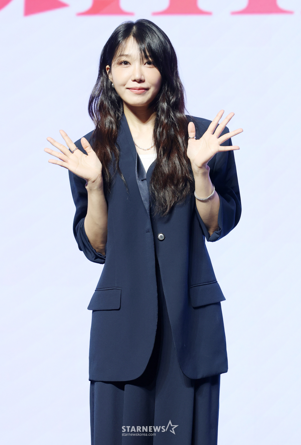 정은지, 화사한 손인사[★포토]