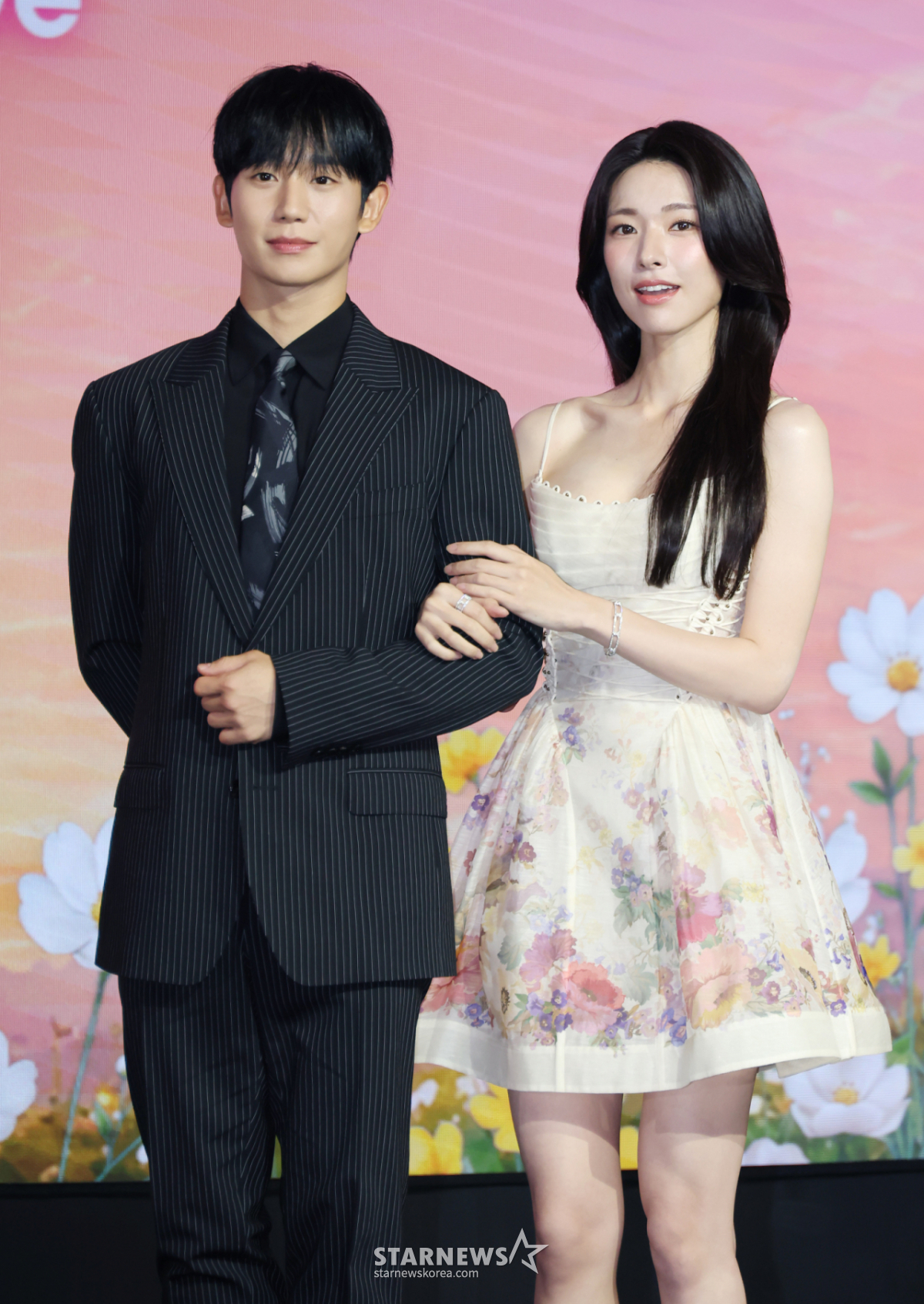 정해인, 하영 '친일파 후손 논란' 불똥 튀나.."인터뷰 진행 논의 중" [공식]
