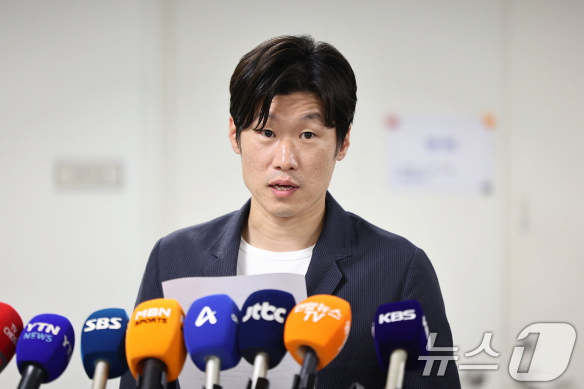 '韓 레전드' 박지성, 축구협회 성접대 논란 언급 "말씀드릴 게 없다, 다만..."