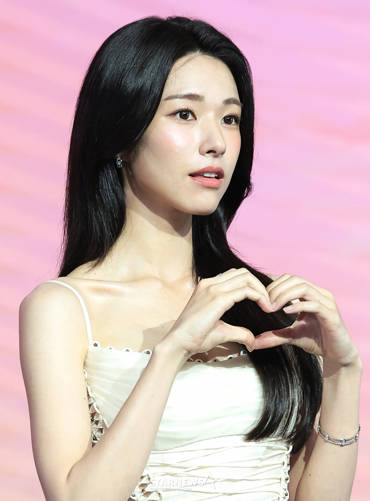 하영, 결국 납작 엎드린 자필 사과..강동원·이지아처럼 활동 가능할까[스타이슈]