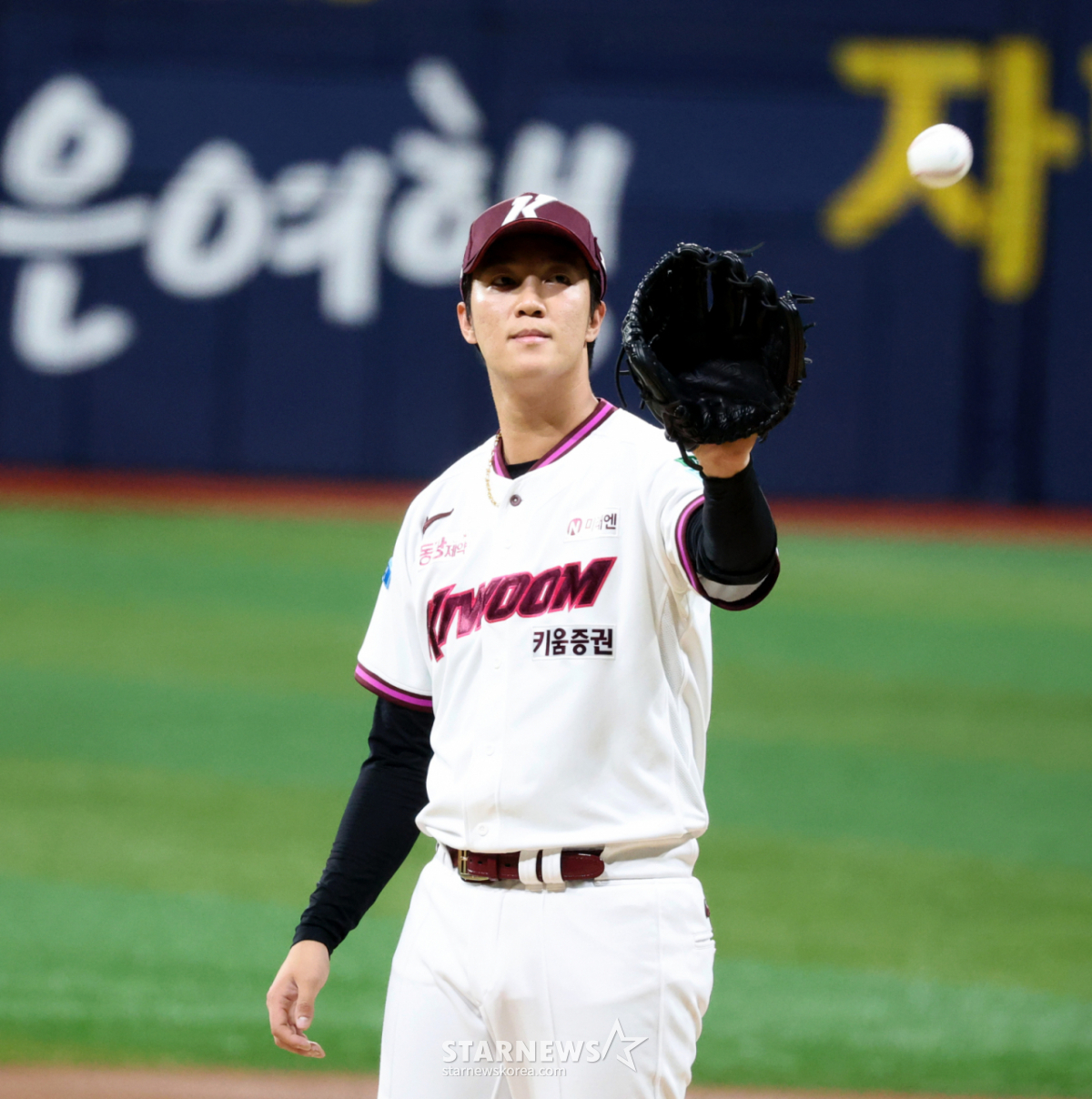 [속보] '키움 초대형 악재 발생' 안우진, 목 담 증세로 1군 전격 말소! 알칸타라 등록