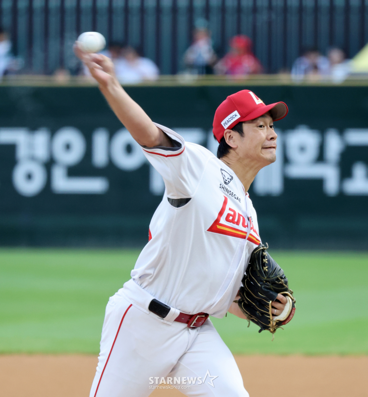 [포토]'연승분위기 살리자!' 랜더스 타케다