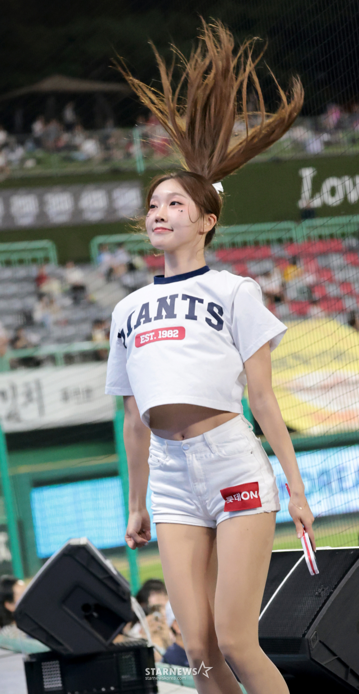 [포토]'거인 홈런폭발에 박담비 머리에 불났다!'