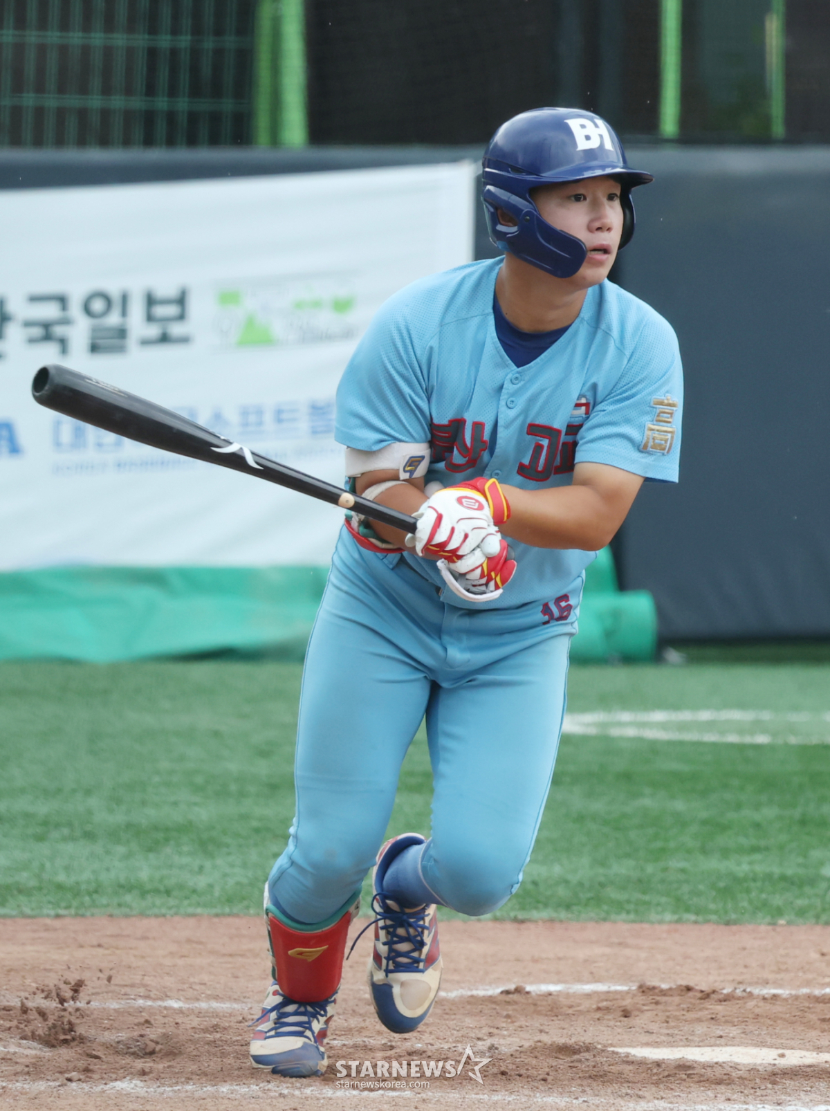 [포토] 서성빈 '경쾌한 콘택트'