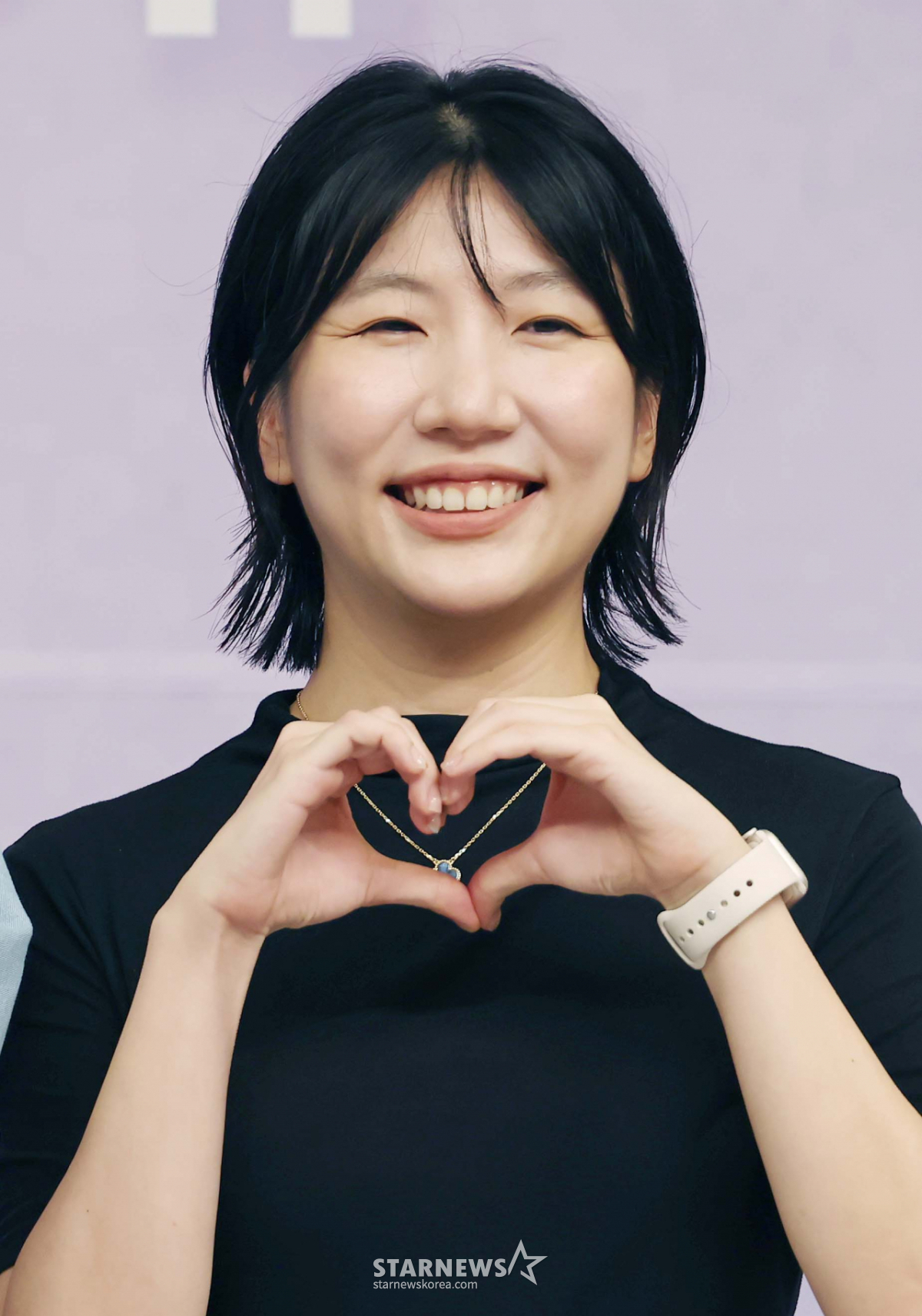 포즈 취하는 '기이안 연애' 손정민 PD[★포토]