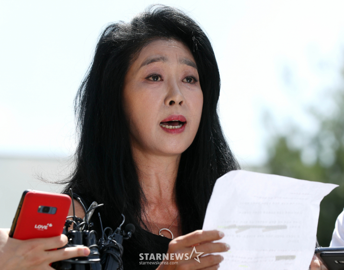 "연인 아닌데 왜 안 갚나요?" 김부선, 2억 채무 소송 '아파트 가압류'[스타이슈]