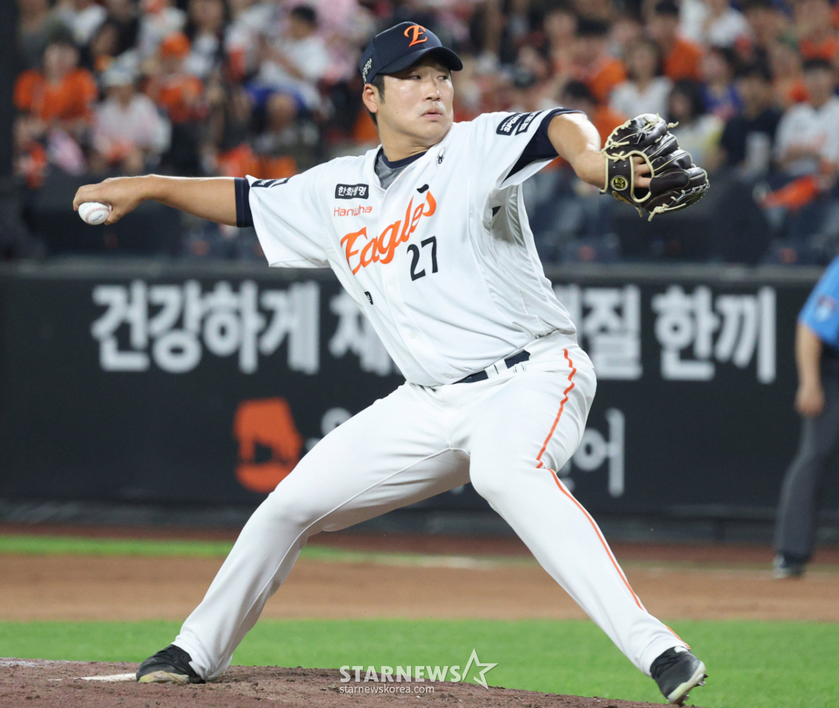 [포토] 이민우, 학익진 역투
