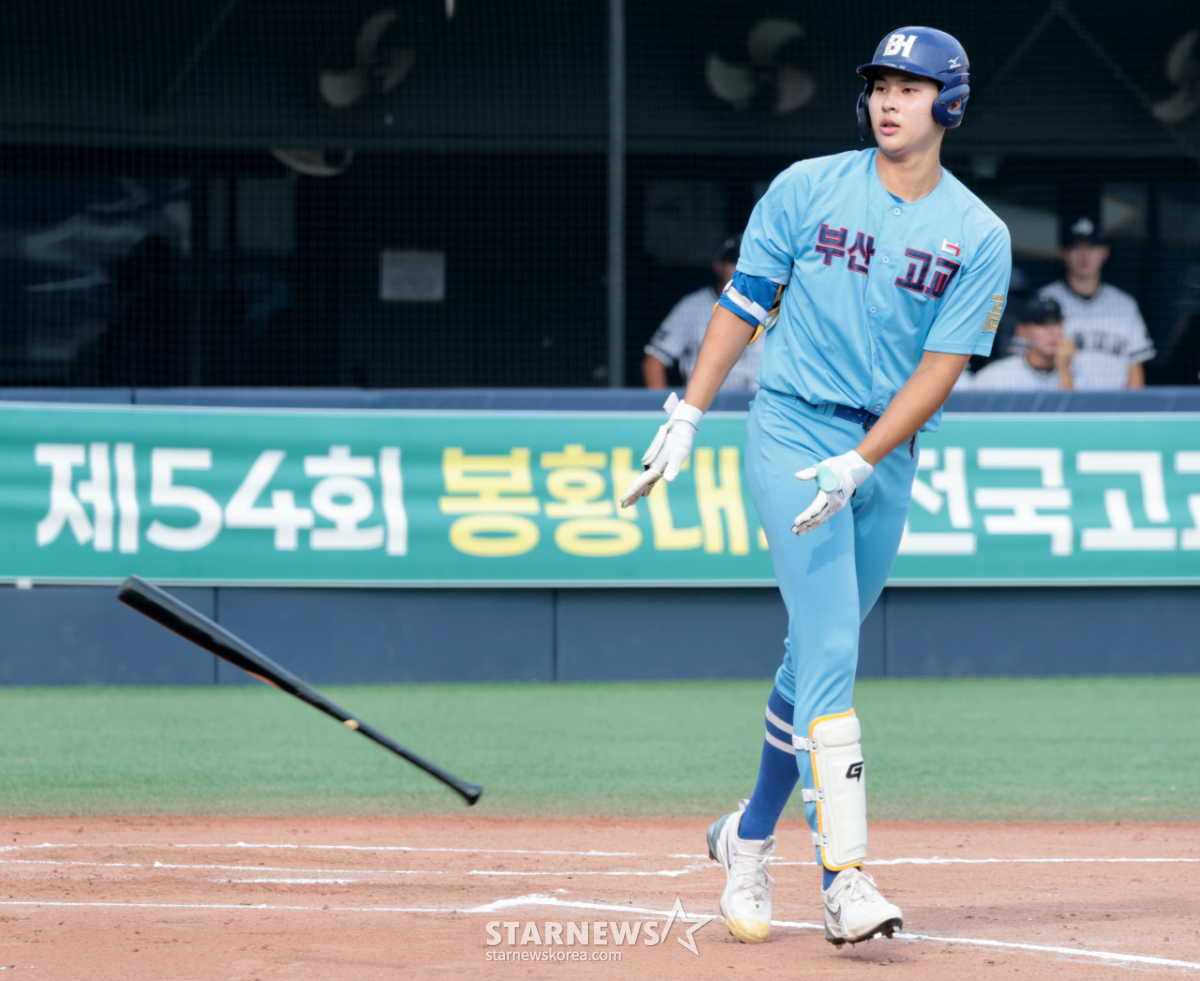 [포토]'1회초 볼넷출루하는' 하현승