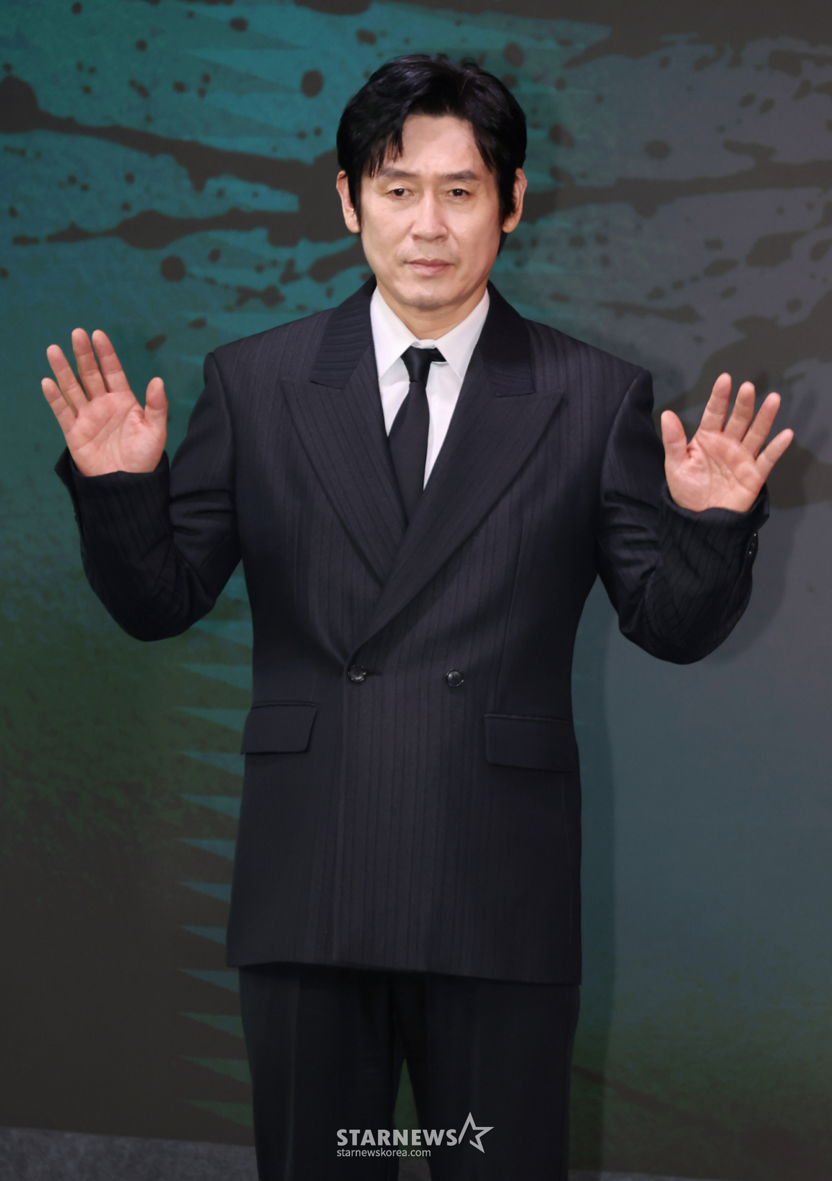 '들쥐' 설경구 "류준열 참 귀여워..내 연기 아이디어까지 던져줘"