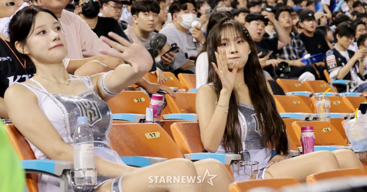 [포토]'잘가요! 힘들땐 잠시 쉬어가야죠' 예빈&서윤