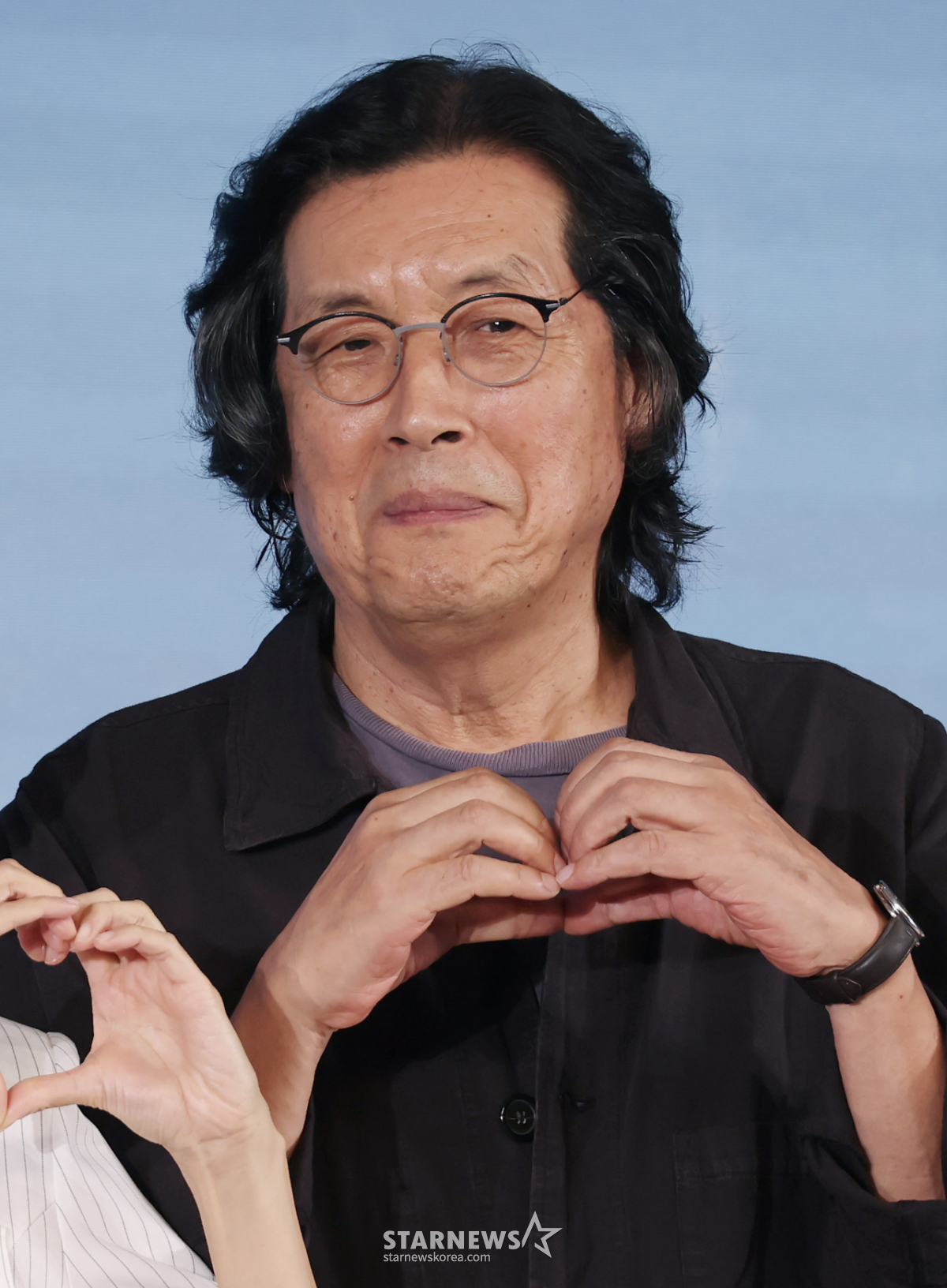 이창동 감독의 손하트[★포토]