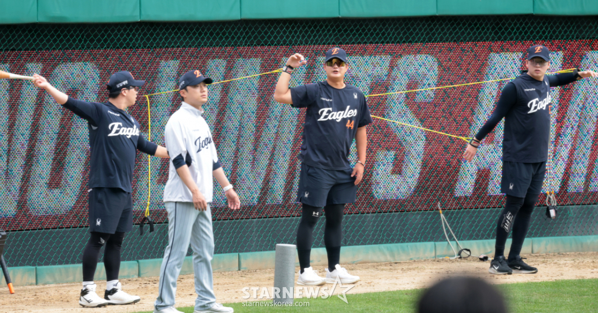 [포토] '튜빙으로 몸푸는' 김서현