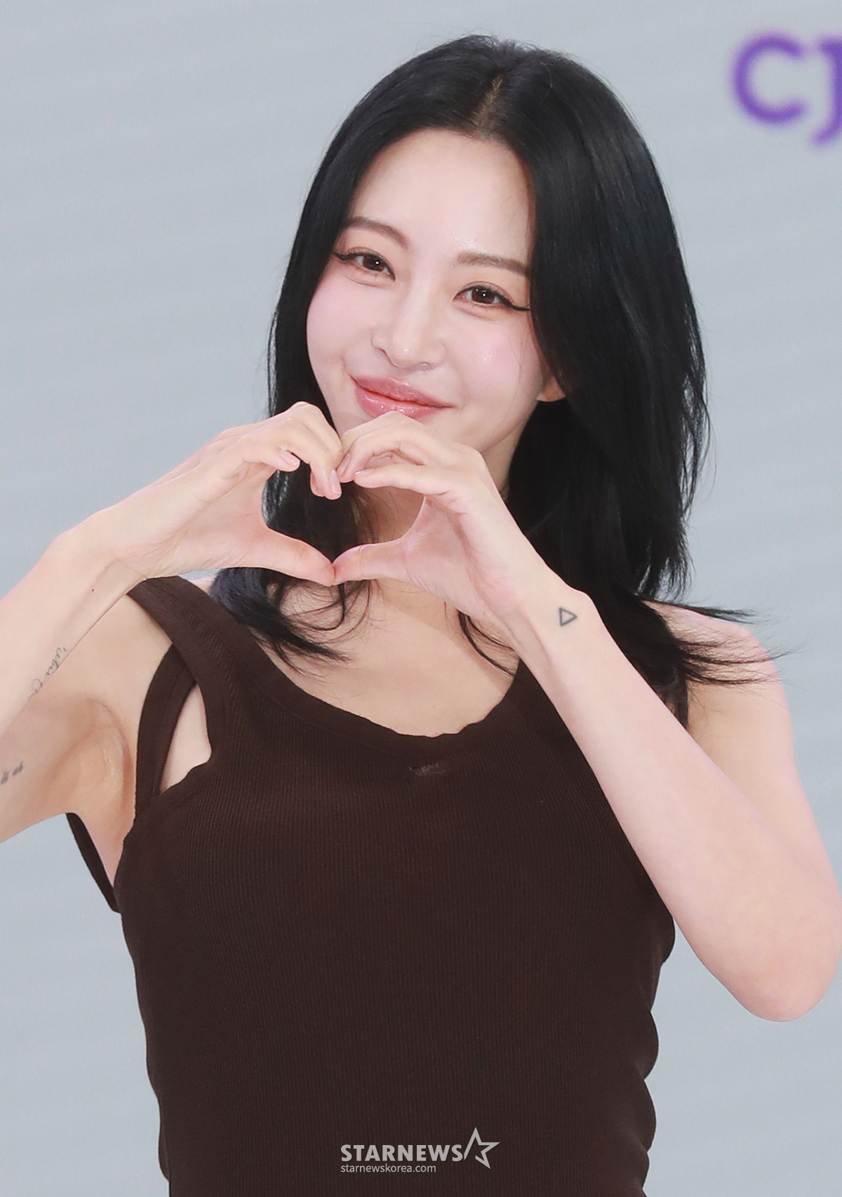 [공식] 한예슬, 육아 웹툰 공유했다가 '임신설'..소속사 "절대 아냐"