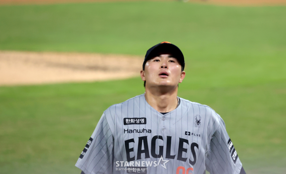 [포토] '6회말 무사 1,2루 강판' 박준영