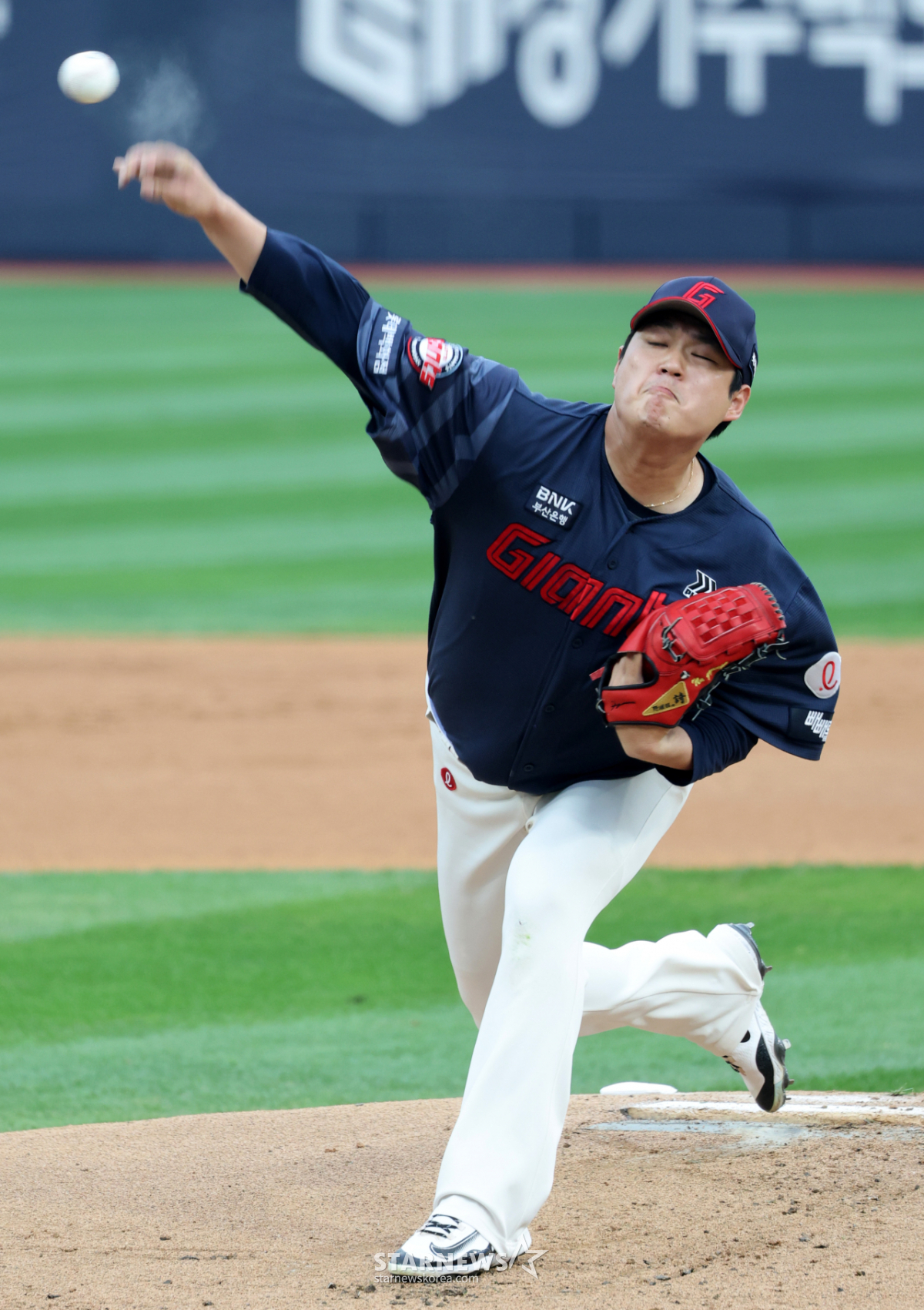 [포토]'마법도 안통한다!' KT전 선발나선 나균안