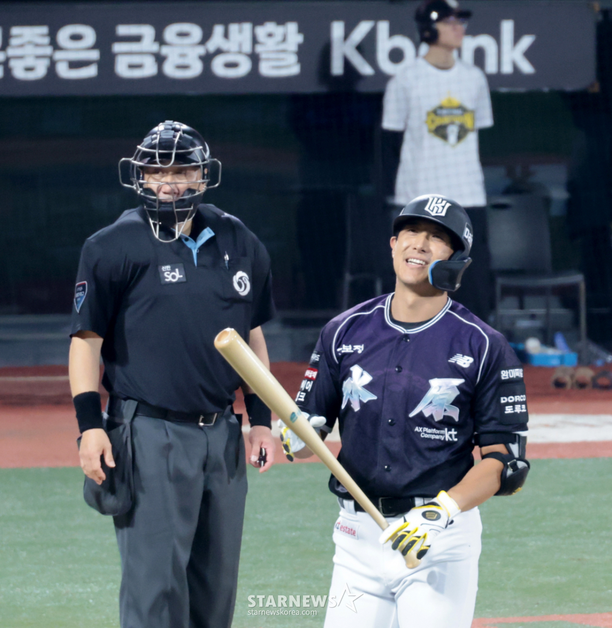 [포토]아 옛날이여~~ 롯데전 6회말 타석에 선 황재균