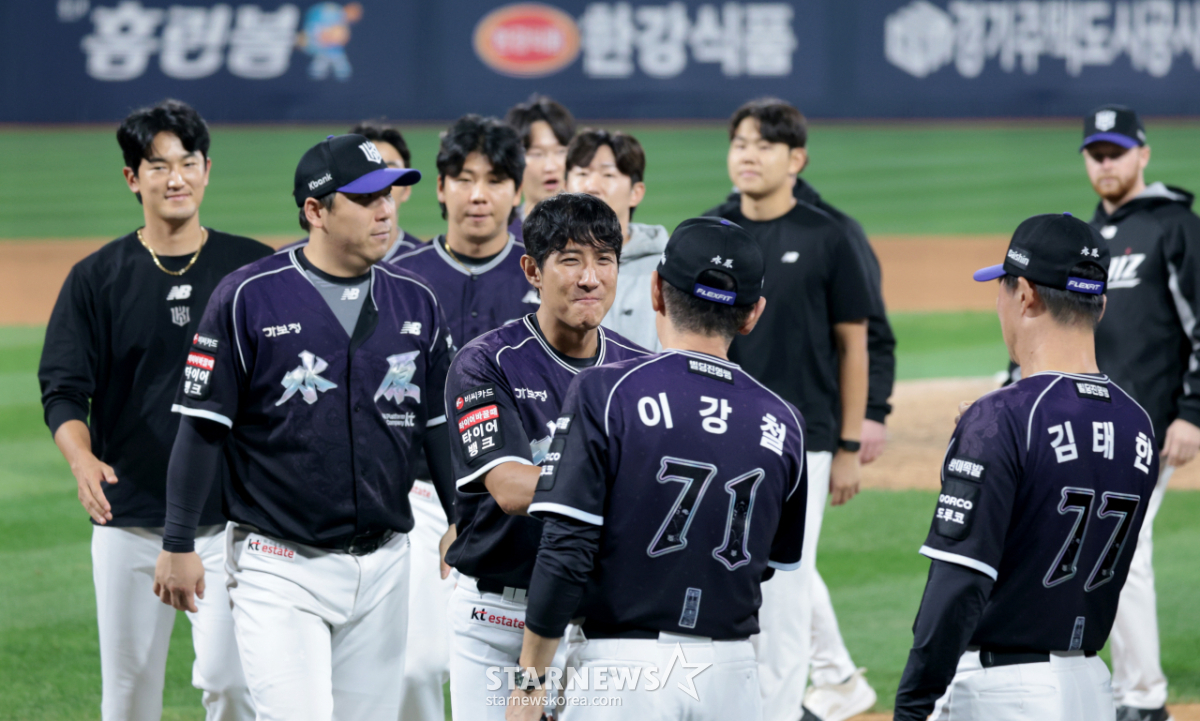 [포토]'은퇴경기 롯데전 승리로 마무리' 황재균