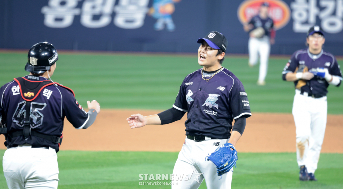 [포토]'재균이형 은퇴경기도 지켰다!' 박영현